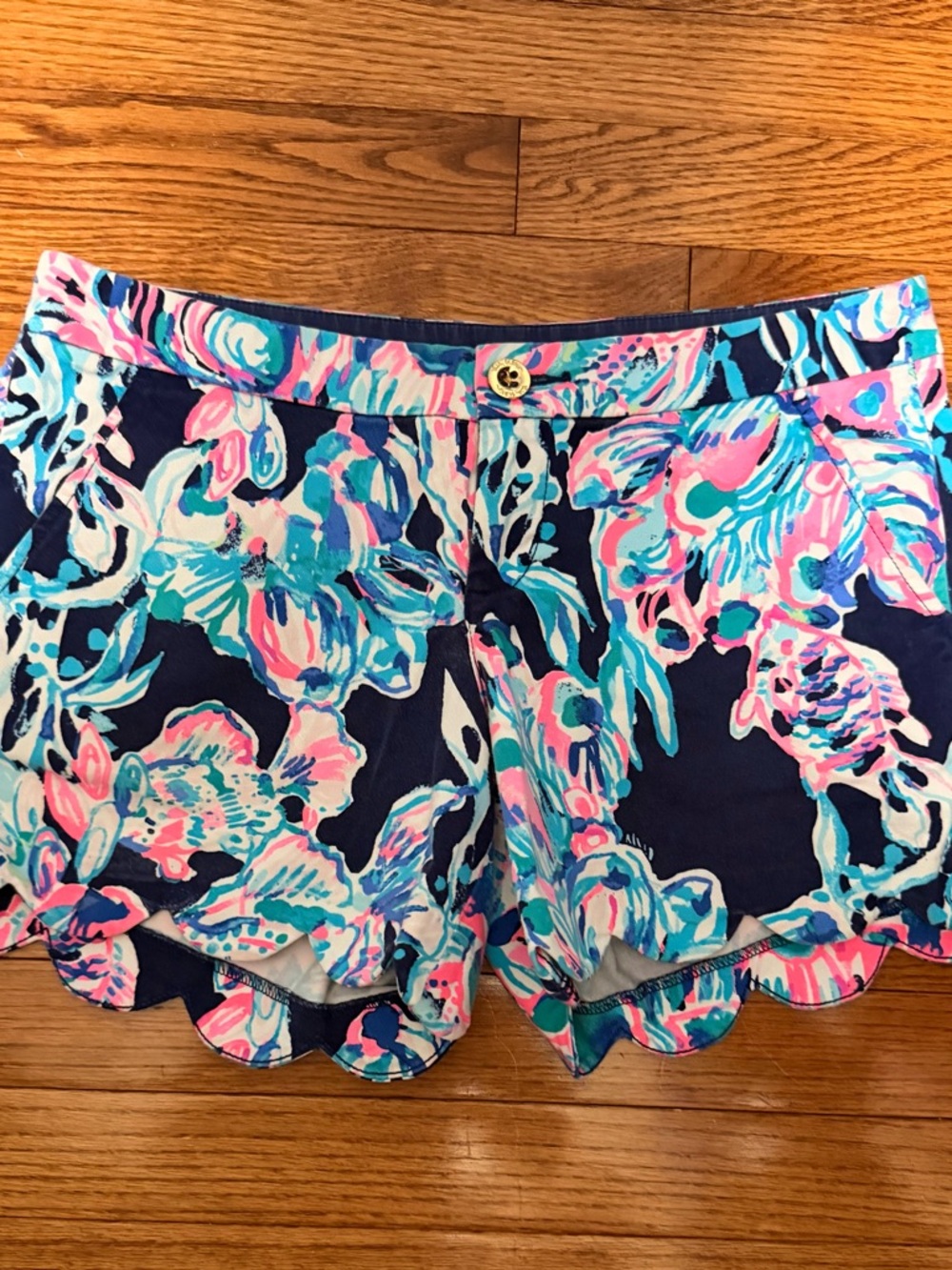 Lilly Pulitzer Buttercup Stretch Scallop Hem Shorts Size 4